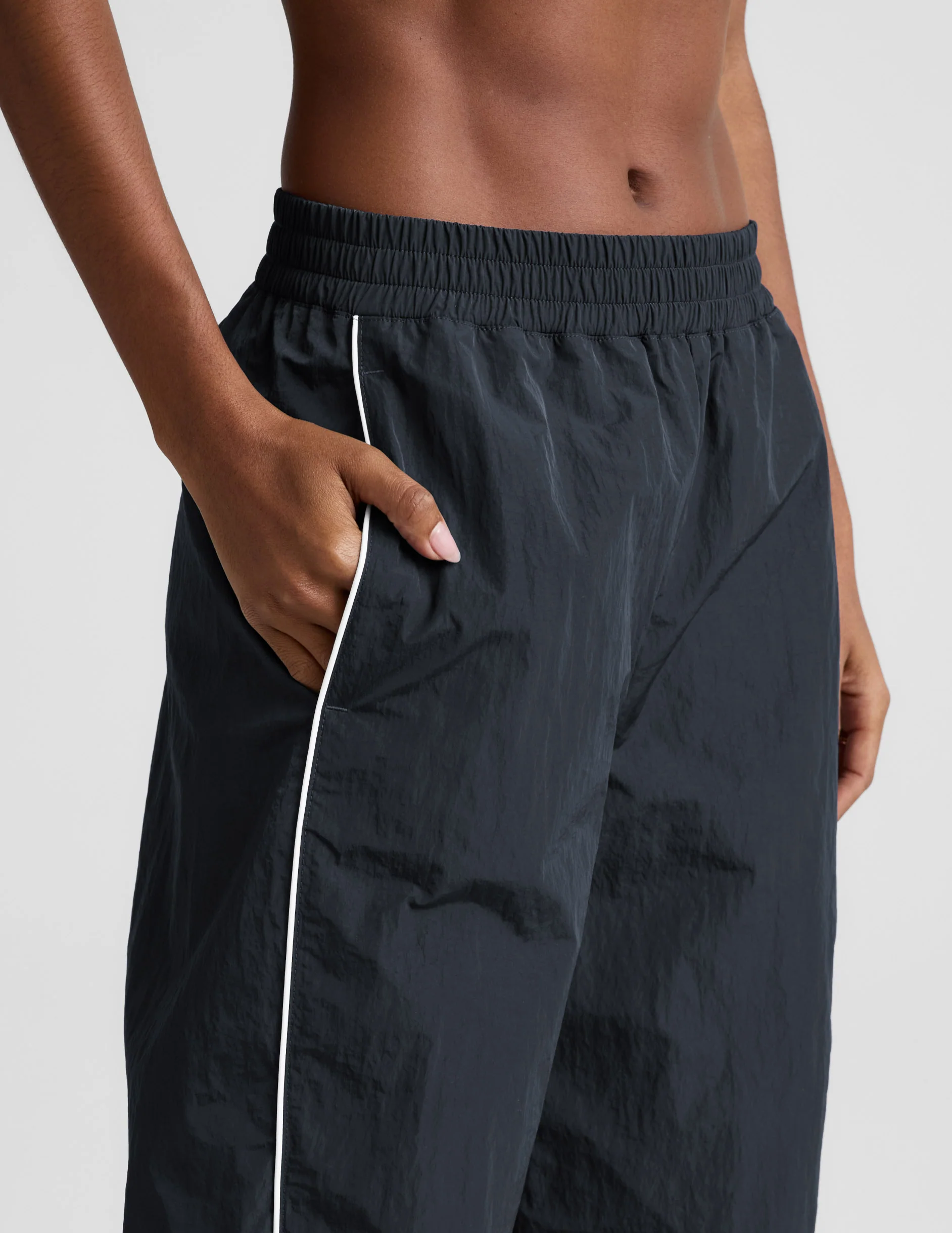 Limitless Mid-Rise Barrel Leg Pant - Image 3