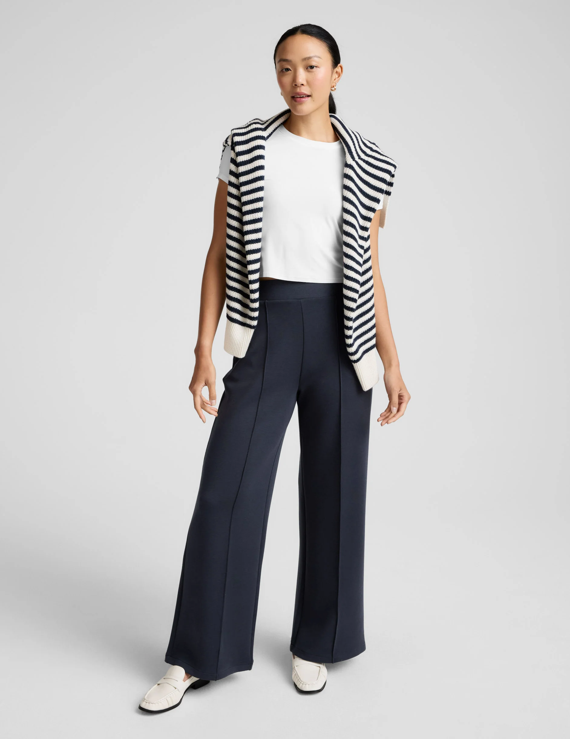 SoftSpring Wide Leg Pant 31" - Image 3
