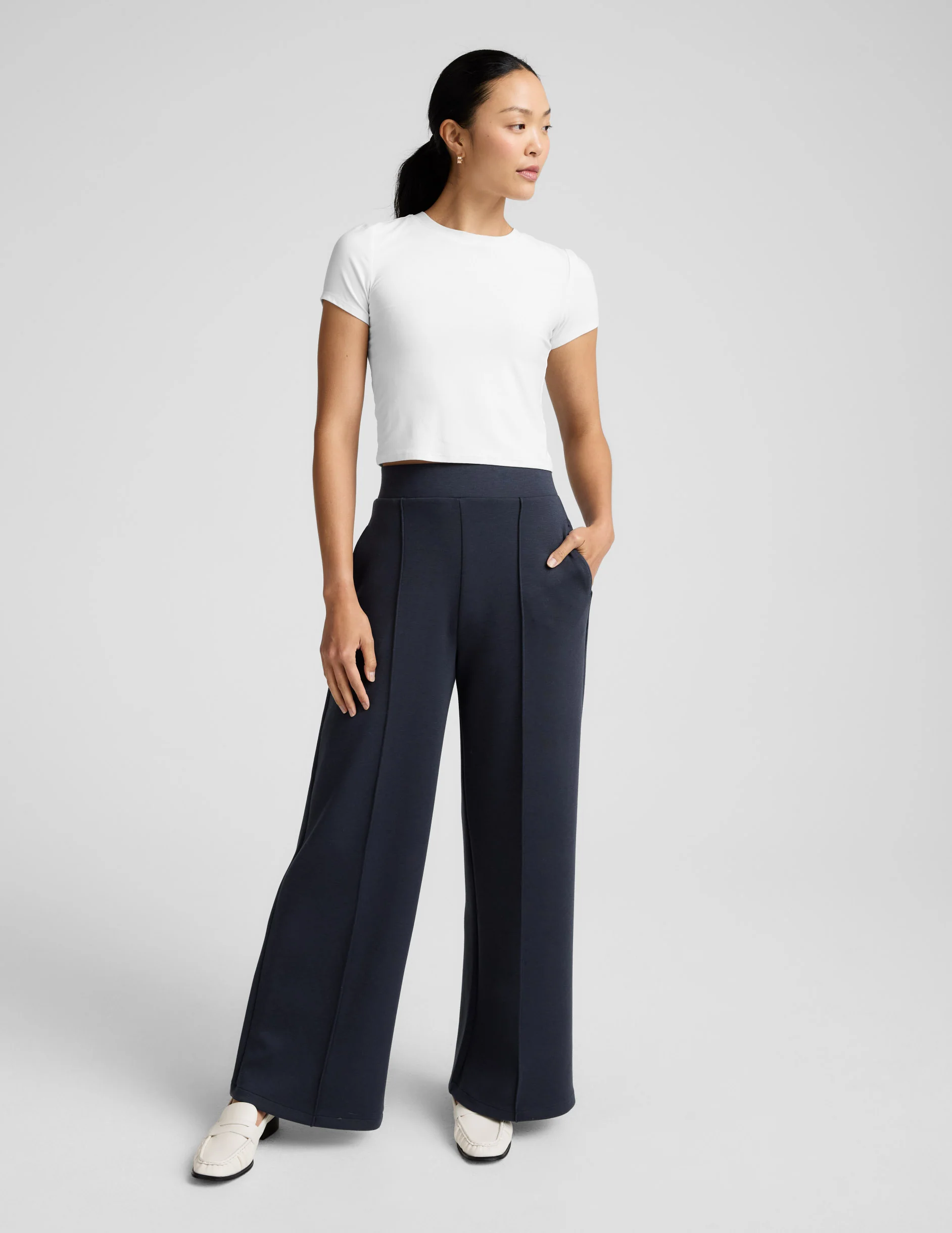 SoftSpring Wide Leg Pant 31" - Image 4