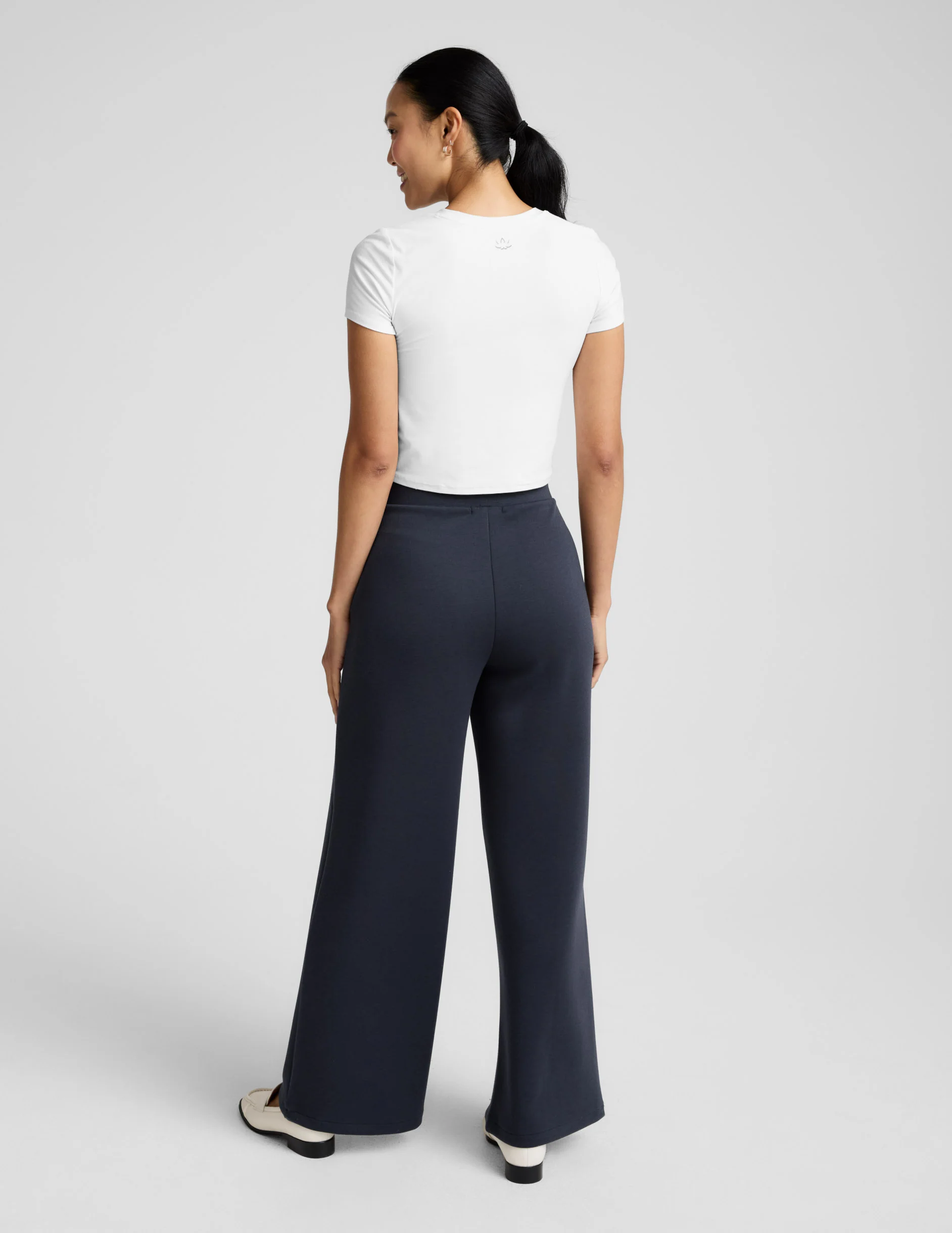 SoftSpring Wide Leg Pant 31" - Image 6