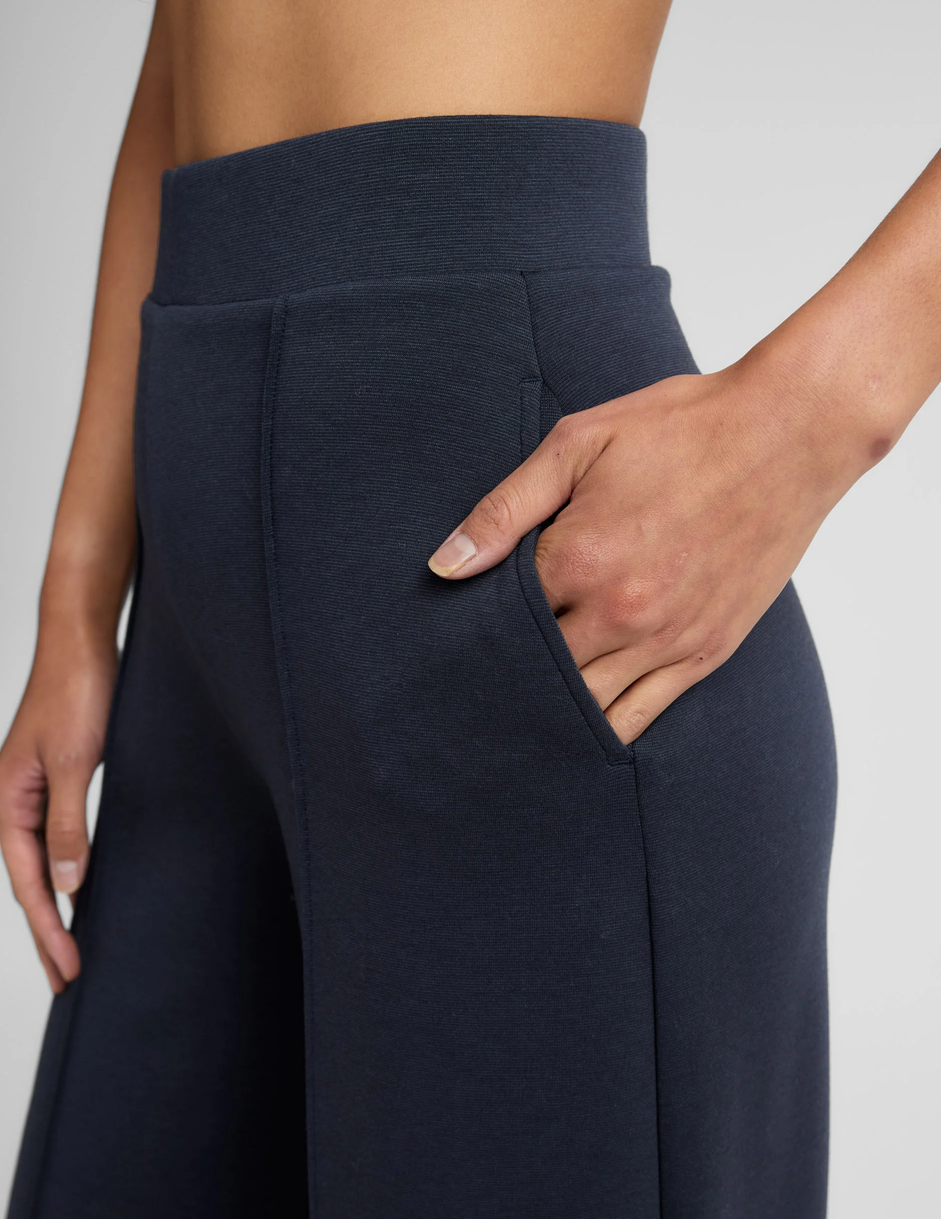 SoftSpring Wide Leg Pant 31" - Image 5